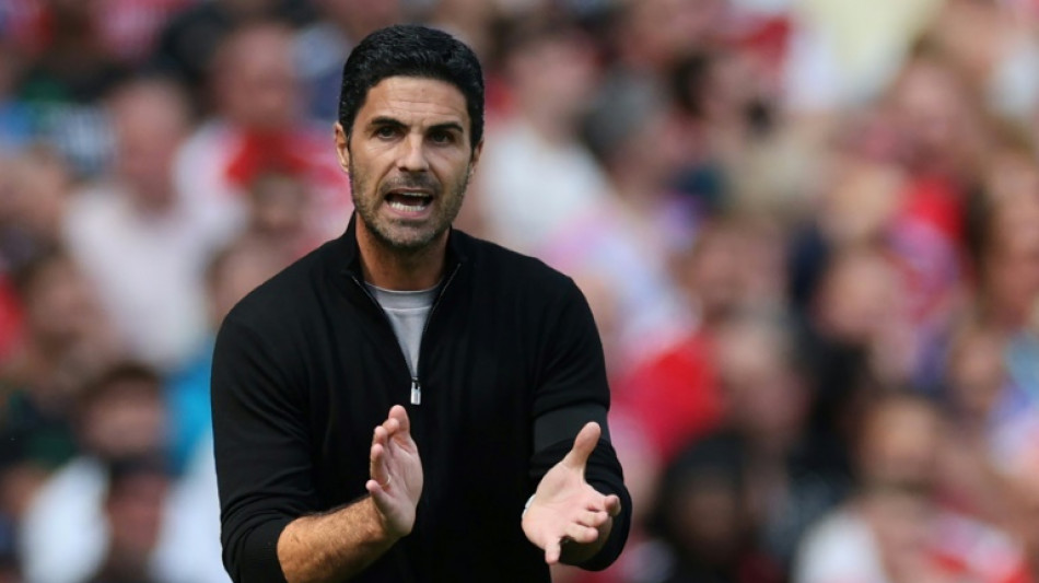 T&eacute;cnico espanhol Mikel Arteta renova com Arsenal 