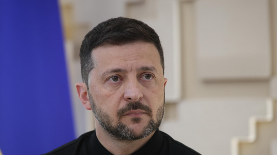 Zelensky, 'Kiev è pronta a negoziati diretti con Mosca'