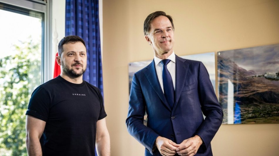 Selenskyj auf Luftwaffenbasis in den Niederlanden gelandet