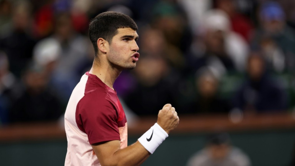 Alcaraz sortea el desaf&iacute;o de Cer&uacute;ndolo rumbo a semis de Indian Wells