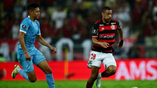 Flamengo vence Bol&iacute;var (2-0) em casa na ida das oitavas da Libertadores