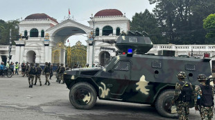 Exército nepalês controla Katmandu após protestos violentos 