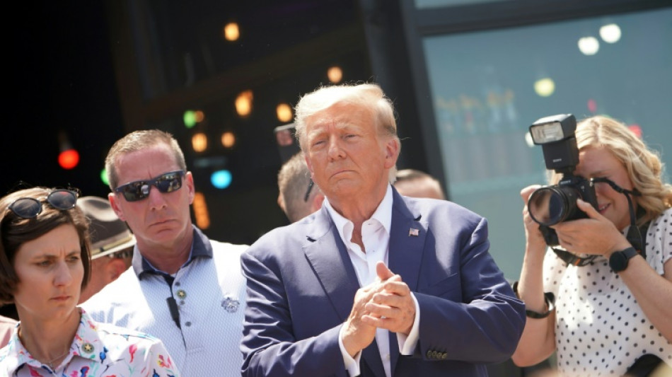 Em meio a acusa&ccedil;&otilde;es, Trump incentiva doa&ccedil;&otilde;es para sua campanha eleitoral