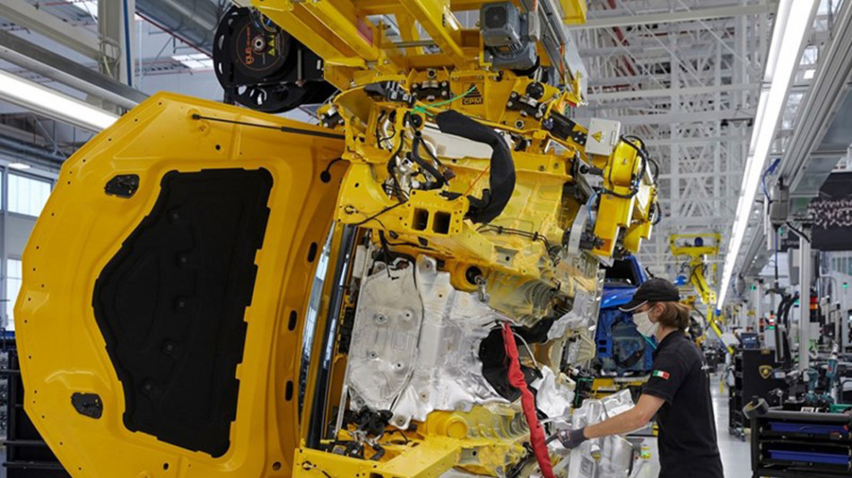 Federmeccanica, 'in 9 mesi la produzione gi&ugrave; del 2,1%, l'auto -14,3%'