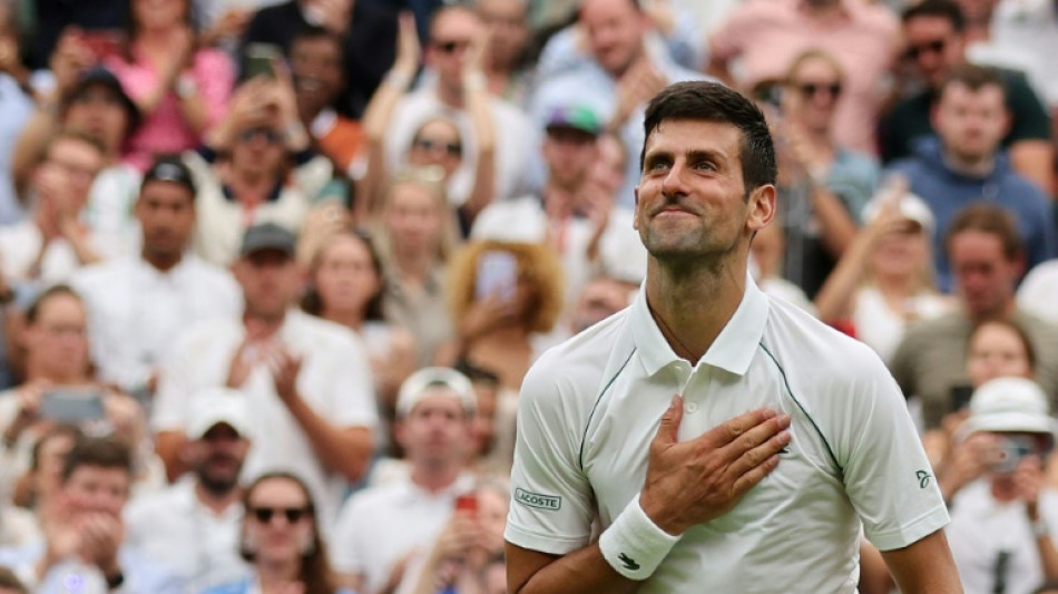 'Brick wall' Djokovic, Murray eye Wimbledon third round