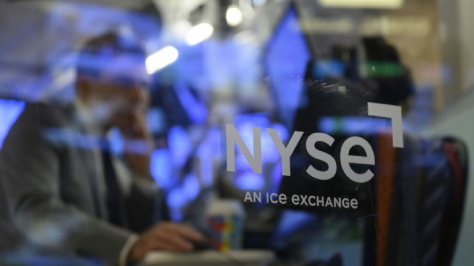 Wall Street ouvre en hausse, stimul&eacute;e par la baisse des taux obligataires
