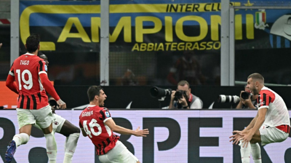 Milan vence cl&aacute;ssico contra Inter (2-1) com gol no fim