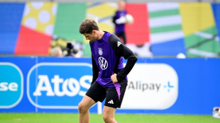 M&uuml;ller sagt "dem Bundesadler Servus"