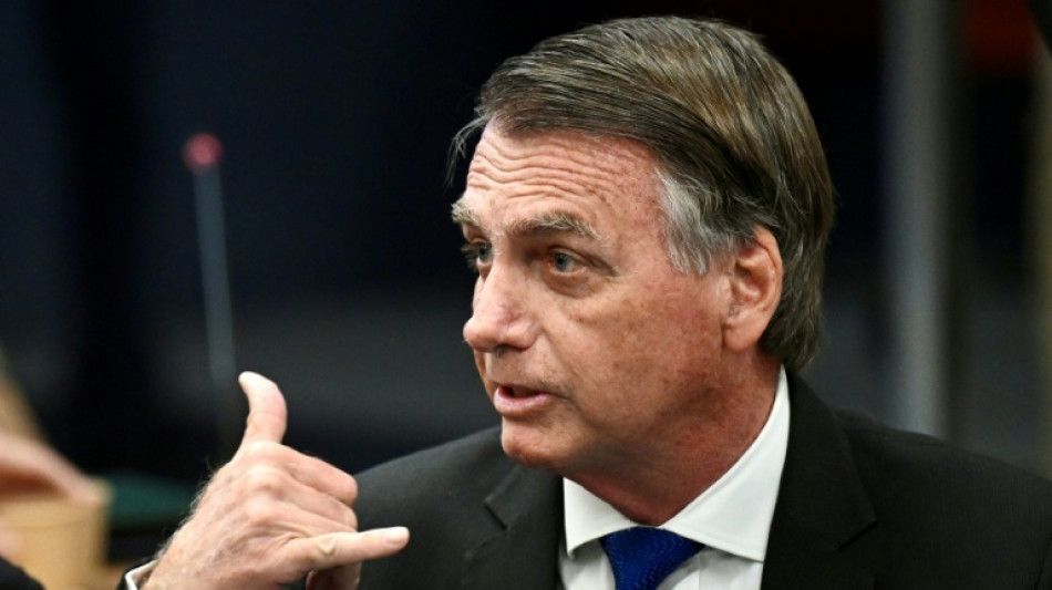 Bocejos, risos e futebol marcam julgamento da trama golpista no STF