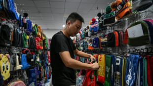 Tarifas dos EUA desaceleram produção chinesa de artigos para a Copa de 2026