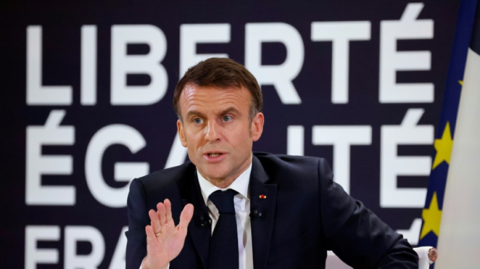 Macron n'a "aucun regret" d'avoir défendu la "présomption d'innocence" de Depardieu