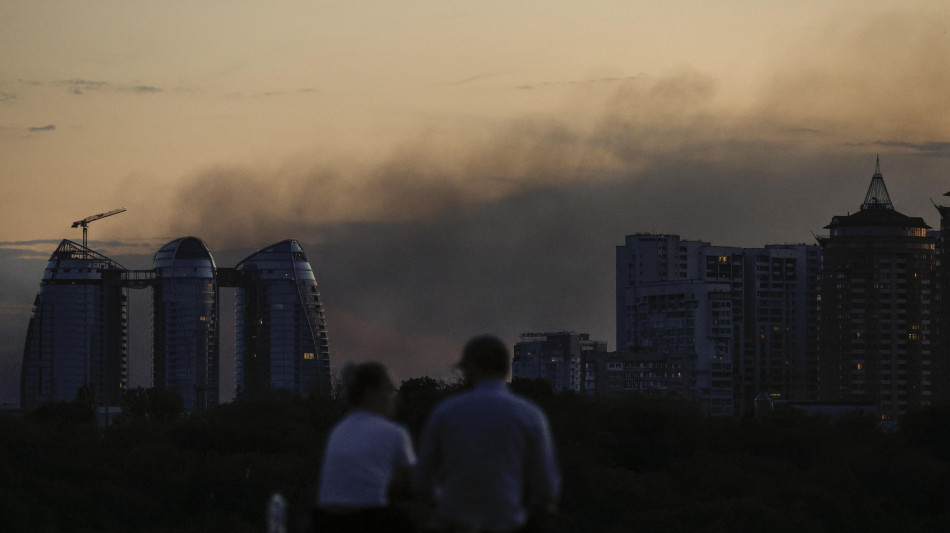 Mosca continua gli attacchi su Kiev, terza notte consecutiva di raid con droni