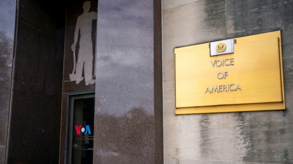 Un juge ordonne la reprise des &eacute;missions de Voice of America