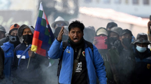 Miles marchan en Bolivia contra el gobierno, que eval&uacute;a decretar estado de excepci&oacute;n