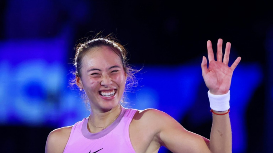 Zheng vence Krejcikova e vai &agrave; decis&atilde;o do WTA Finals