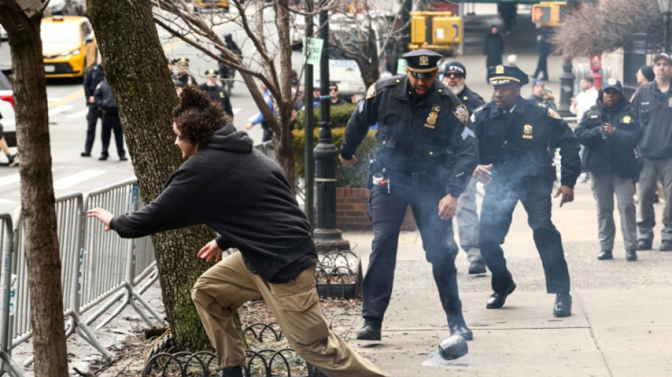 Nagelbombe nahe New Yorker B&uuml;rgermeisterresidenz: Polizei ermittelt wegen "Terrors"