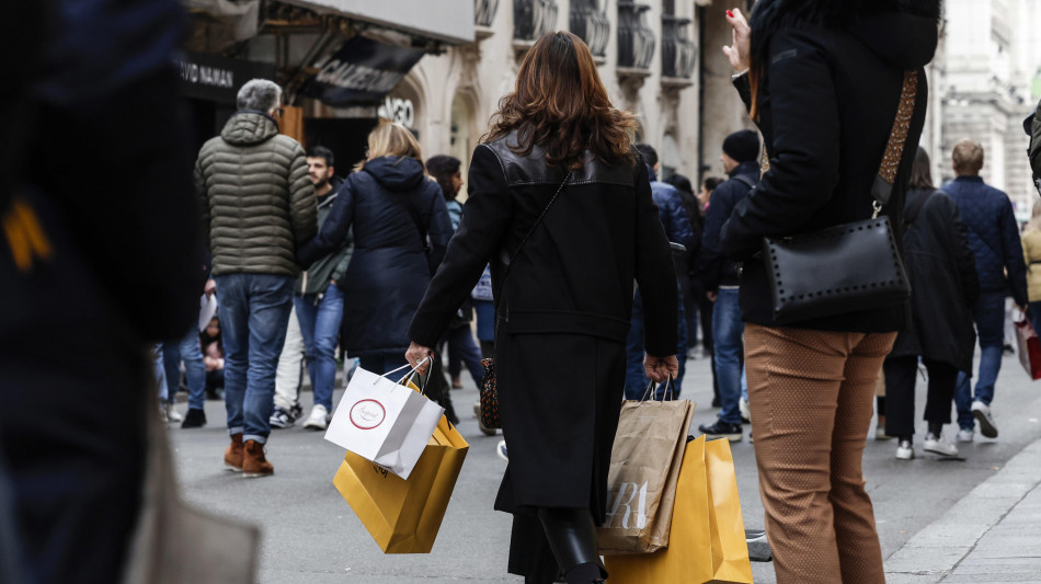 Confesercenti, con e-commerce economie locali hanno perso 16,7 miliardi in 6 anni