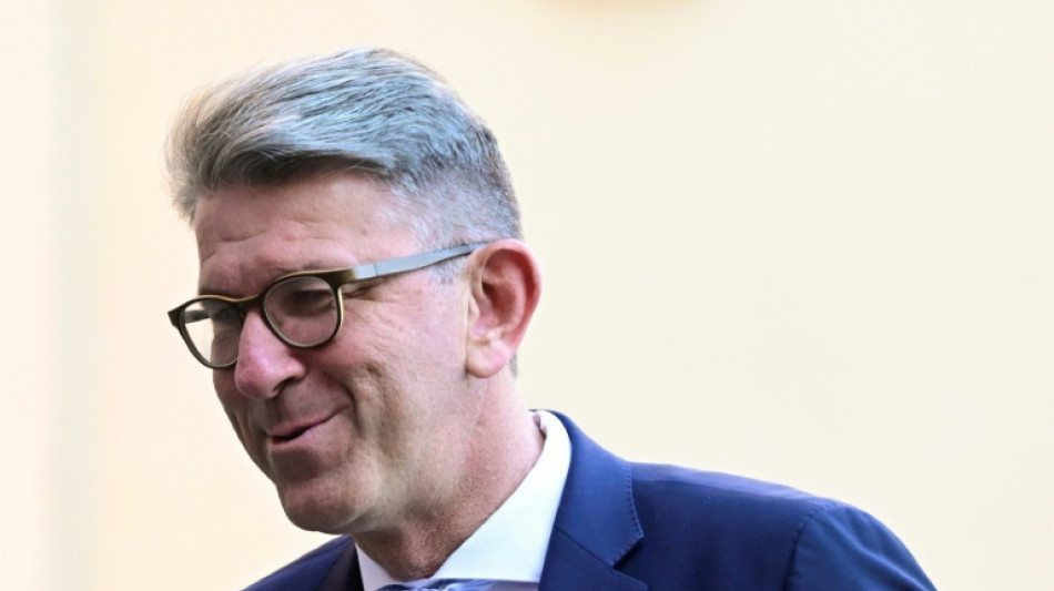 Weimer übergibt Firmenanteile an Treuhänder und kritisiert "aggressive Attacken"