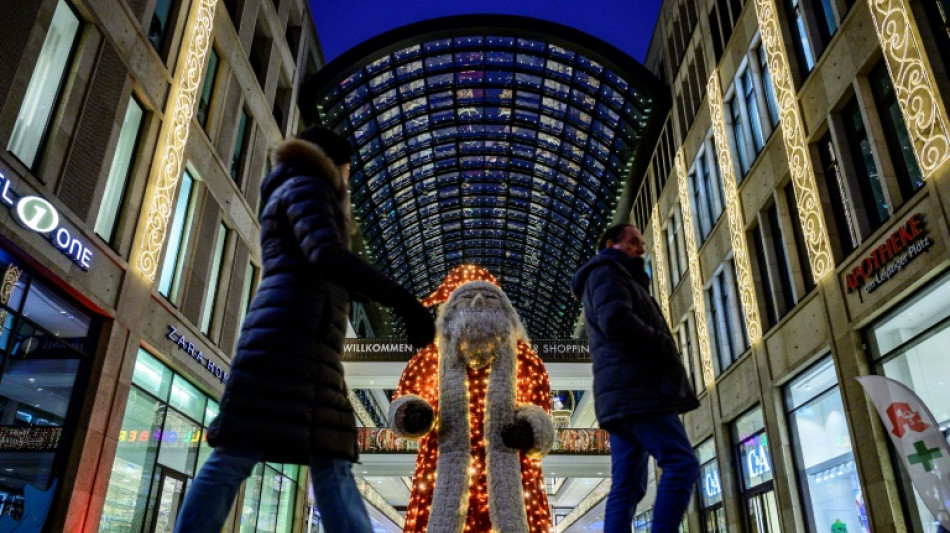 Konsumklima steigt im Dezember weiter - bleibt aber an einem Tiefpunkt