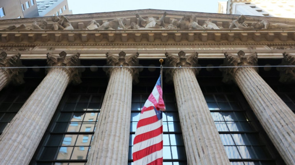 Wall Street en hausse, dig&eacute;rant la Fed