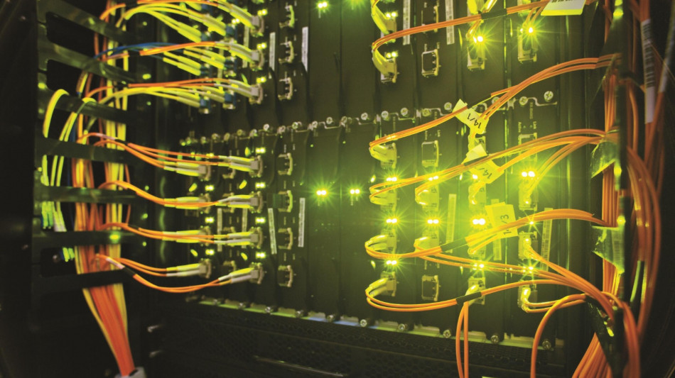 Inviato un treno di dati quantistici guidato da bit tradizionali