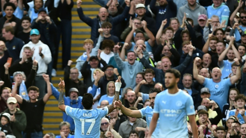 Five-star Man City top Premier League after Sunderland thriller
