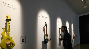 Guitarras de Kurt Cobain, los Beatles y otras leyendas de la m&uacute;sica a subasta en EEUU