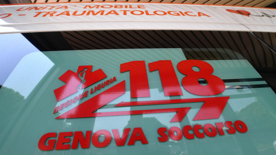 Operaio precipita dal tetto del Municipio e muore