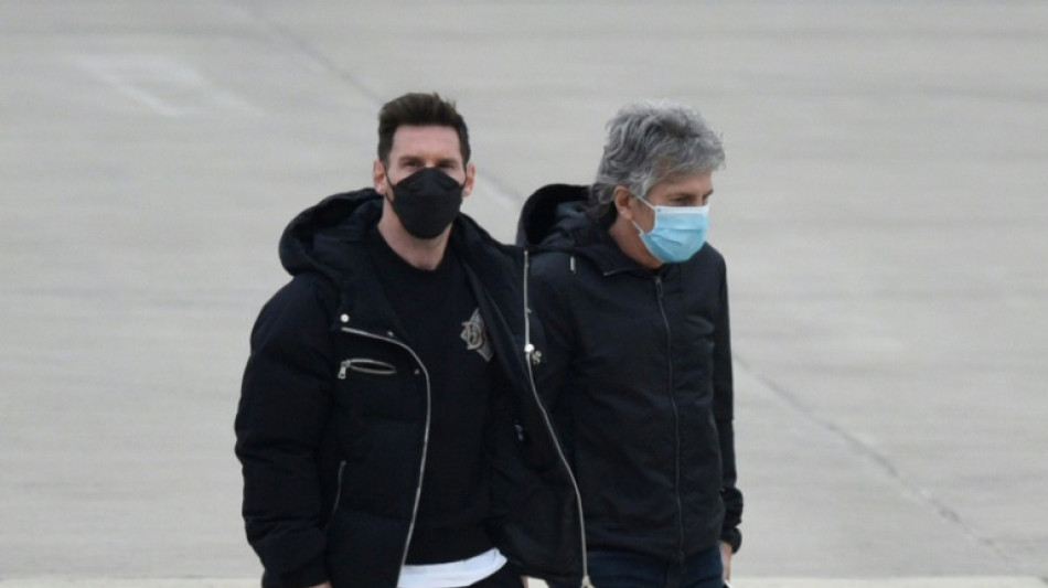 Messi no tiene "absolutamente nada" con ning&uacute;n club, afirma su padre