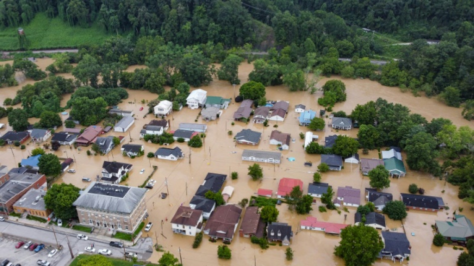Los muertos por inundaciones en EEUU aumentan a 15