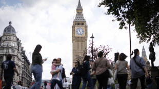 Disoccupazione Gb resta al picco da 5 anni, altra tegola sul governo