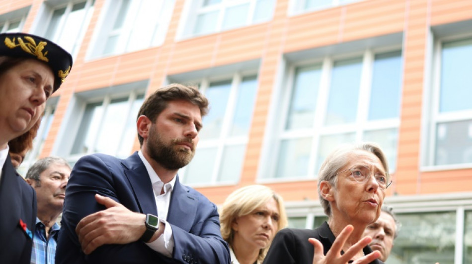 Emeutes: indignation unanime apr&egrave;s l'attaque du domicile d'un maire, appel au calme de la grand-m&egrave;re de Nahel