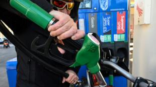 Motorrad mit Benzin &uuml;bergossen: Polizei stoppt Betrunkenen an Tankstelle