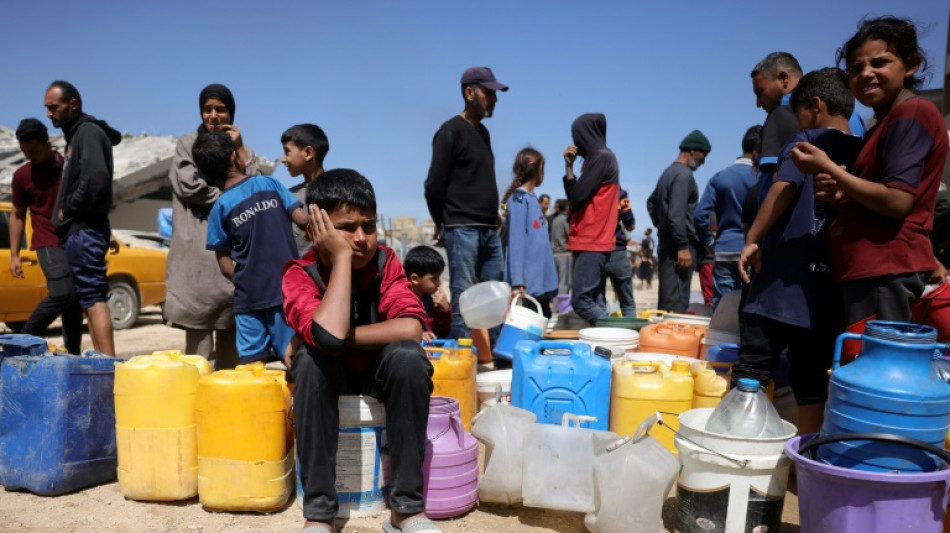 Moradores de Gaza aguardam ajuda humanitária anunciada por Israel