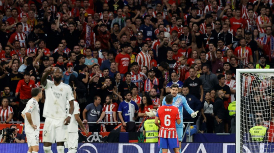 Atl&eacute;tico de Madrid expulsa 9 torcedores por casos de viol&ecirc;ncia e racismo