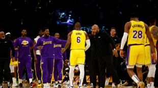 Play-offs NBA: les Lakers qualifi&eacute;s, les Kings poussent les Warriors &agrave; un 7e match