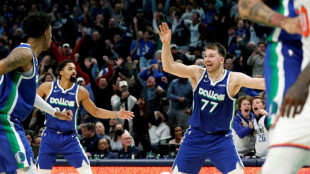 NBA: l'&eacute;blouissant triple-double record de Doncic permet &agrave; Dallas de vaincre les Knicks