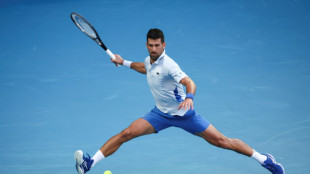 Djokovic e Sinner farão semifinal do Aberto da Austrália; Sabalenka atropela Krejcikova