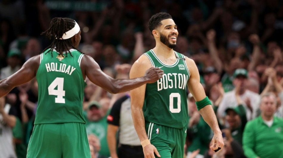 Celtics vencem Dallas (106-88) no Jogo 5 e conquistam seu 18&ordm; t&iacute;tulo da NBA