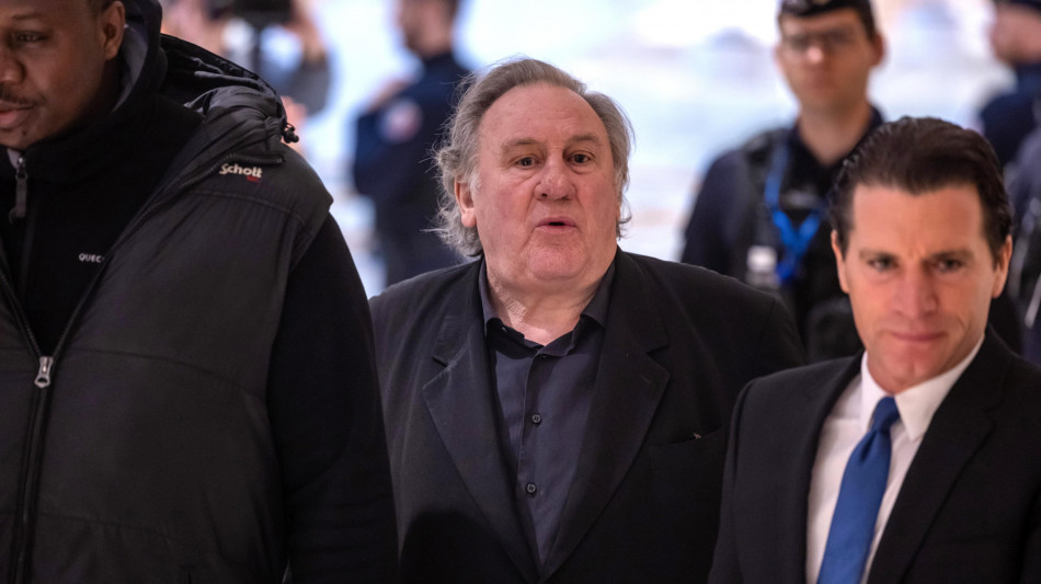 Depardieu, l'accusa chiede 18 mesi con la condizionale