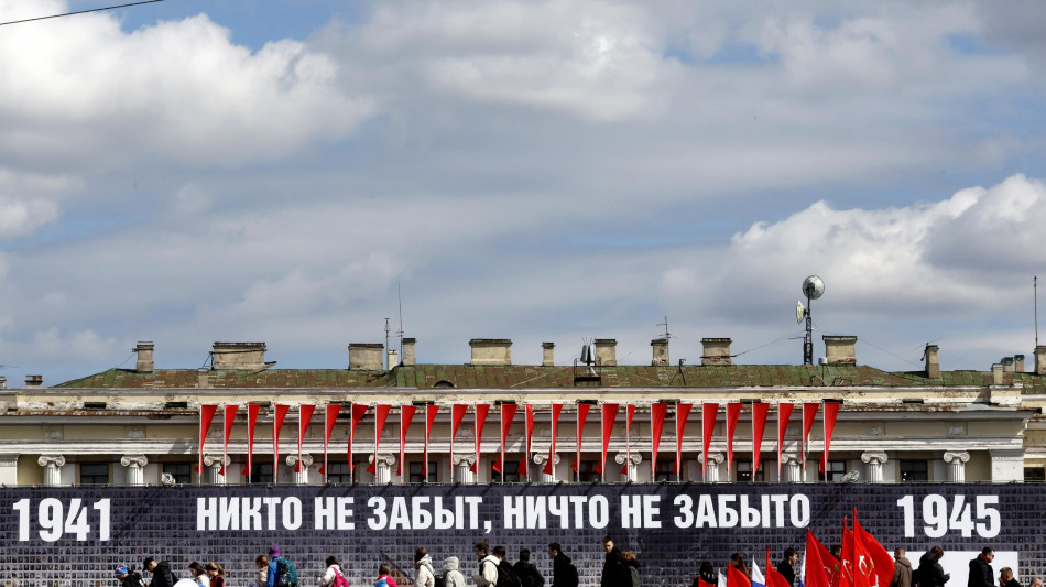 Medvedev, 'se Kiev provoca il 9 maggio non arriverà al 10'