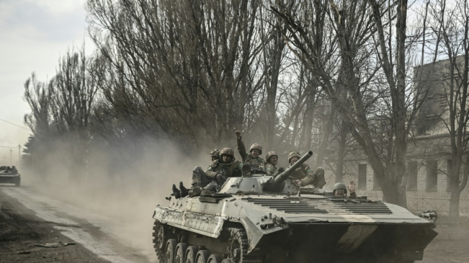 L'Ukraine dit vouloir passer &agrave; l'offensive &agrave; Bakhmout, Zelensky pr&egrave;s du front sud
