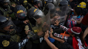 Boluarte nombra a su cuarto primer ministro en medio de nuevas protestas en Perú