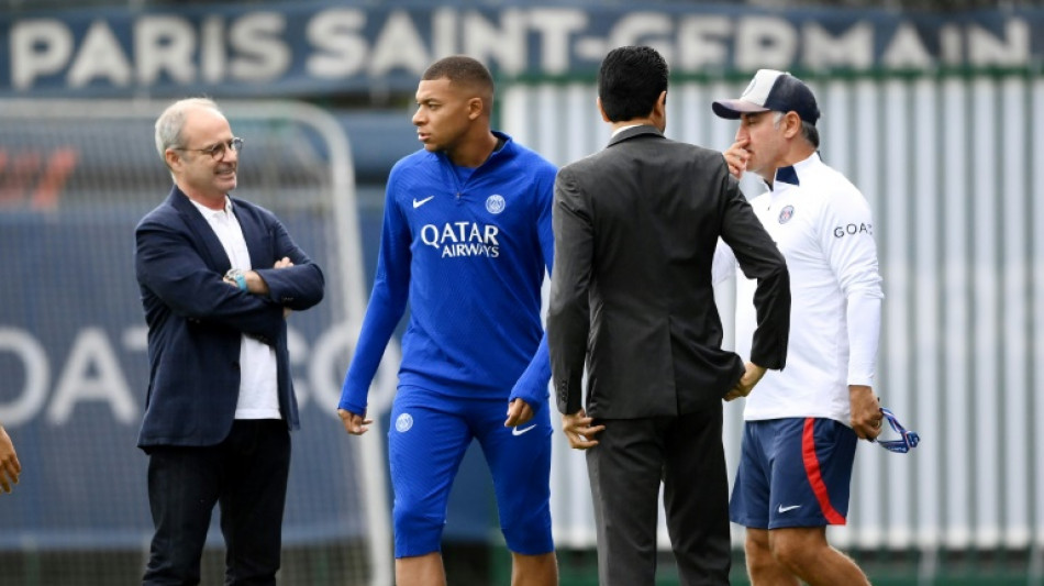 Mbapp&eacute; "n'a jamais parl&eacute; de quitter le PSG en janvier", assure Luis Campos