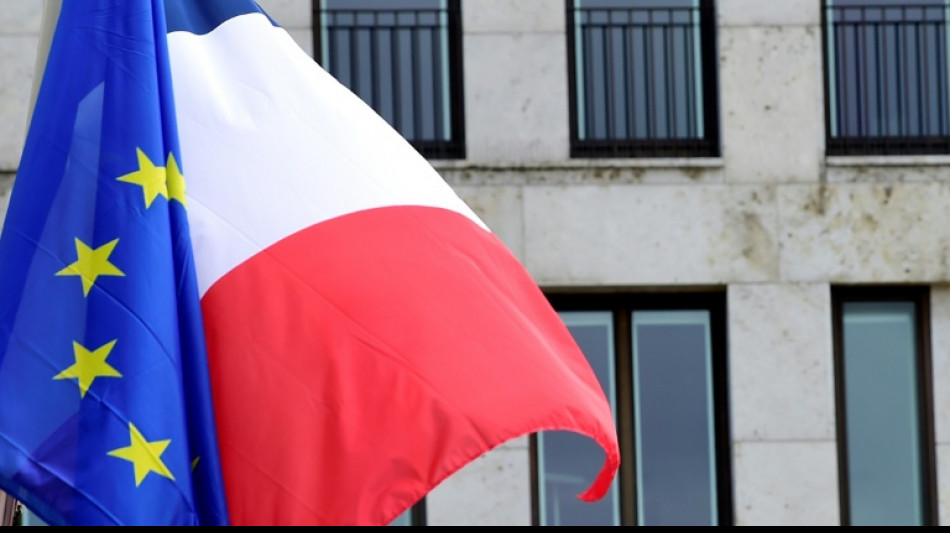 L'Assembl&eacute;e vote pour l'obligation du drapeau europ&eacute;en devant les mairies de plus de 1.500 habitants