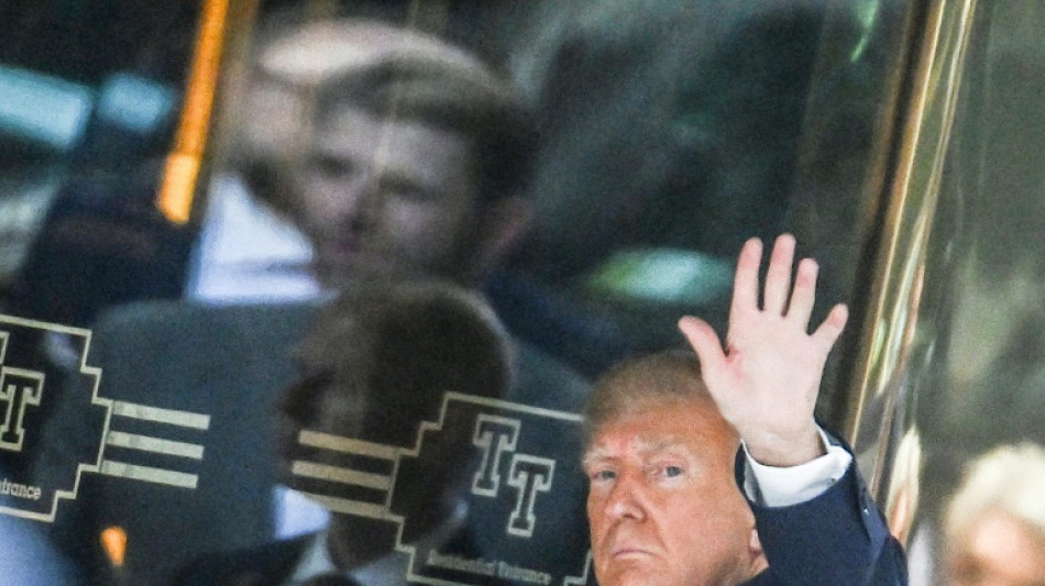 Trump dans sa tour &agrave; New York, avant une comparution en justice historique