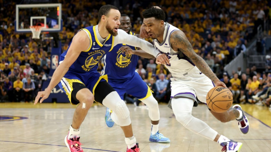 Kings stay alive with convincing win over Warriors