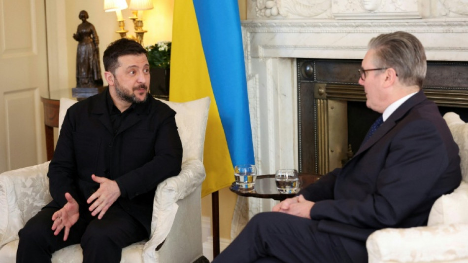 Starmer appelle &agrave; "ne pas perdre de vue" l'Ukraine, en recevant Zelensky &agrave; Londres