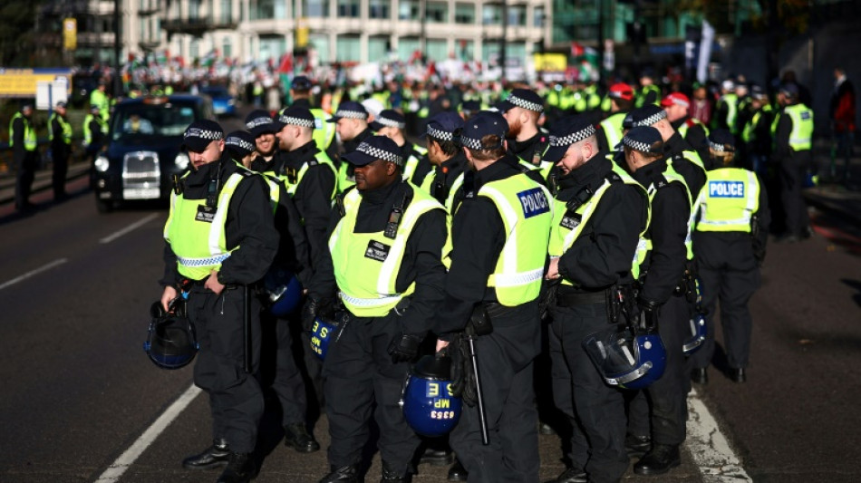 La polic&iacute;a abate en Londres a un hombre que amenaz&oacute; con una ballesta