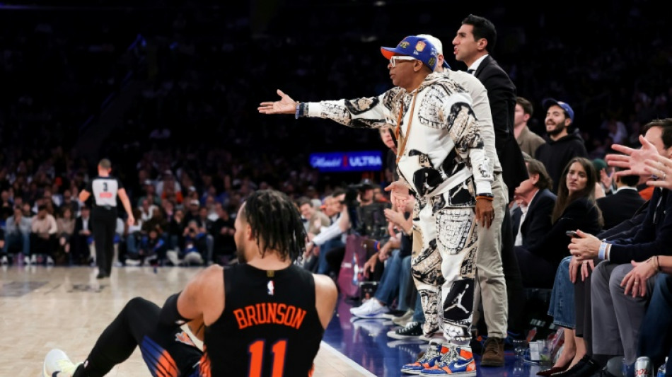 Reigning champ Knicks earn first win against Pistons